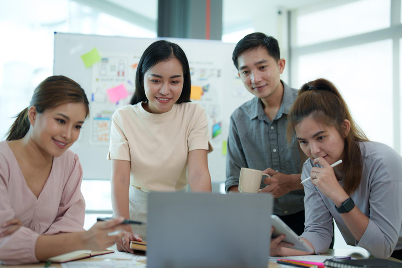 Hình minh họa các phương pháp đánh giá hiệu quả employee engagement trong doanh nghiệp.