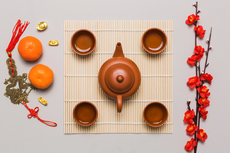 Alt: Trang trí nhà ngày Tết với ốp tường giả đá phòng khách