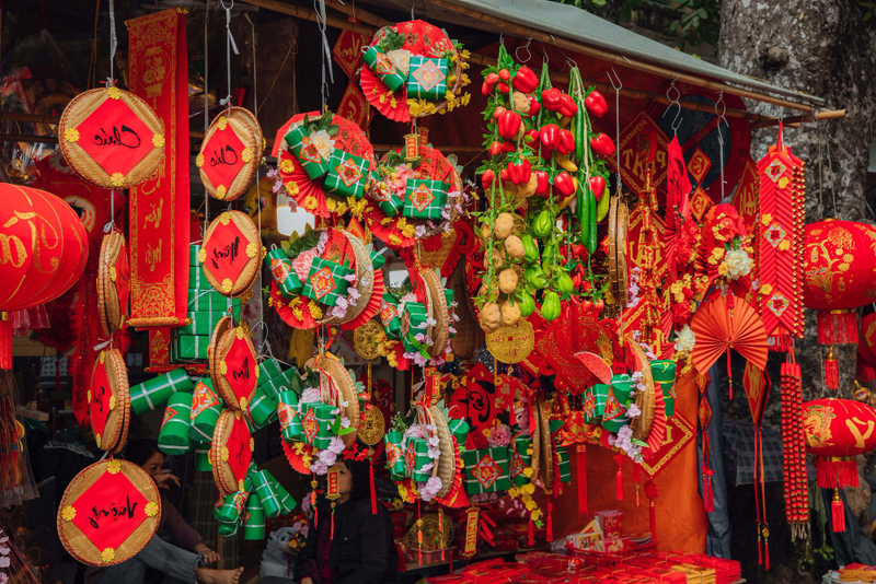 Alt: Trang trí Tết mầm non với tiểu cảnh chợ Tết trong lớp học.