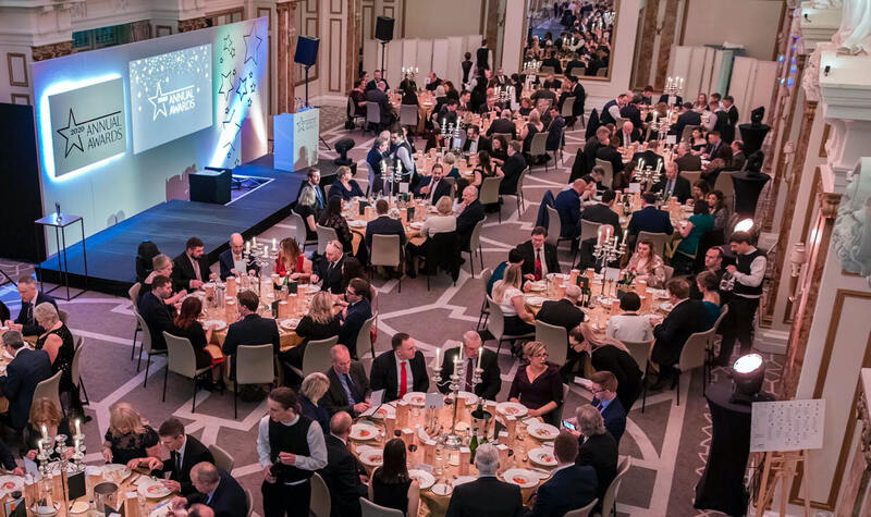 Alt: Tổ chức tất niên theo phong cách awards night