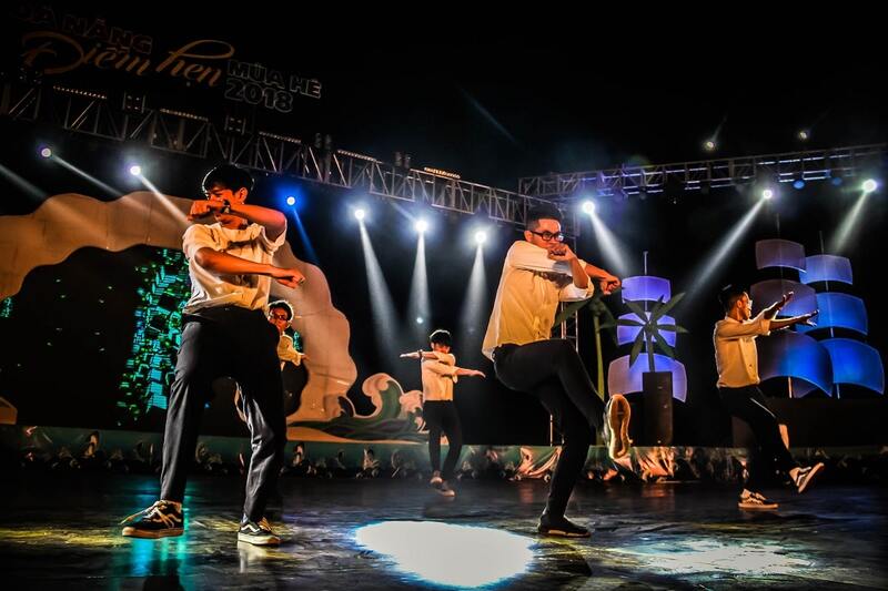 Alt: Tổ chức tất niên gala dinner kết hợp mini show âm nhạc