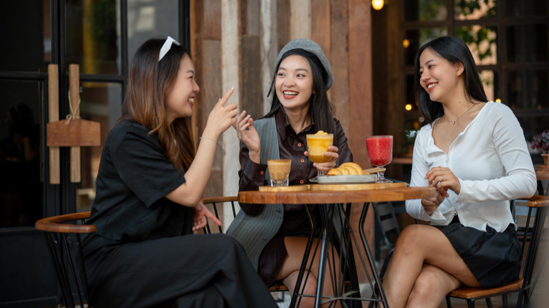 Happy Hour chào mừng ngày 20/10 cho nhân viên nữ.