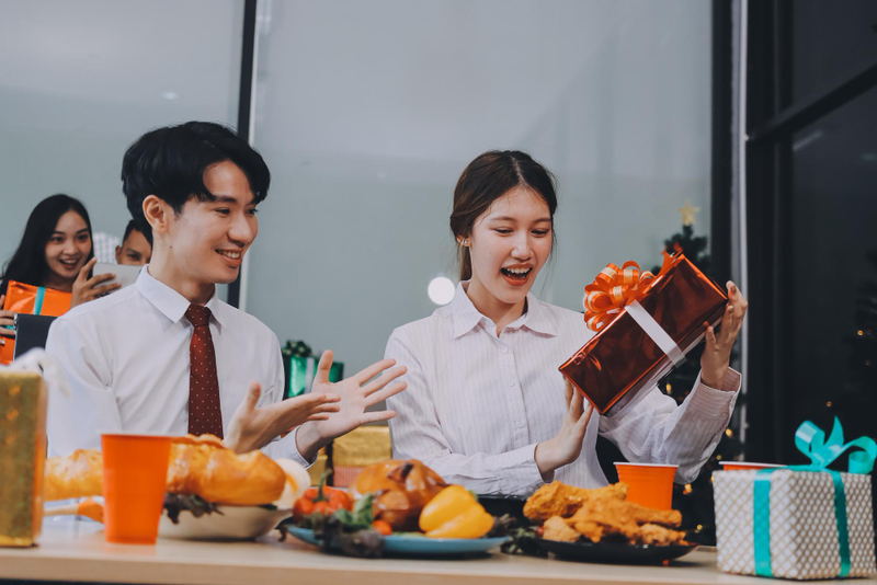 Rút thăm trúng thưởng mừng ngày 20/10 tại công ty.